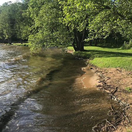 Tyylikaes Rivitaloasunto Lohjalla Экстерьер фото
